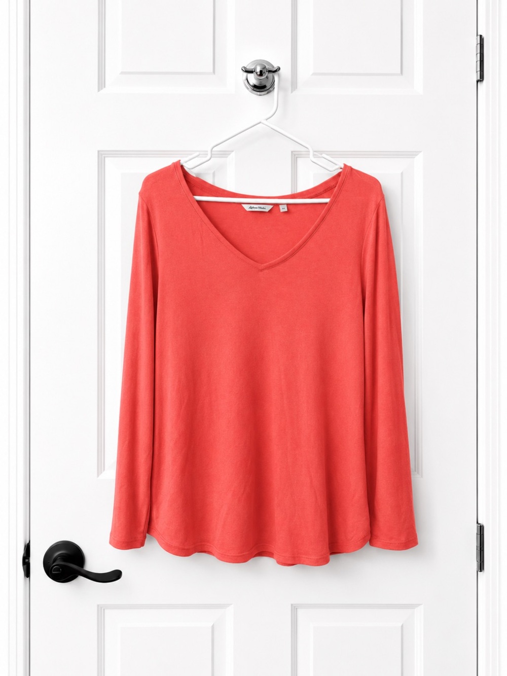Reitmans Coral V-Neck Long Sleeve Top